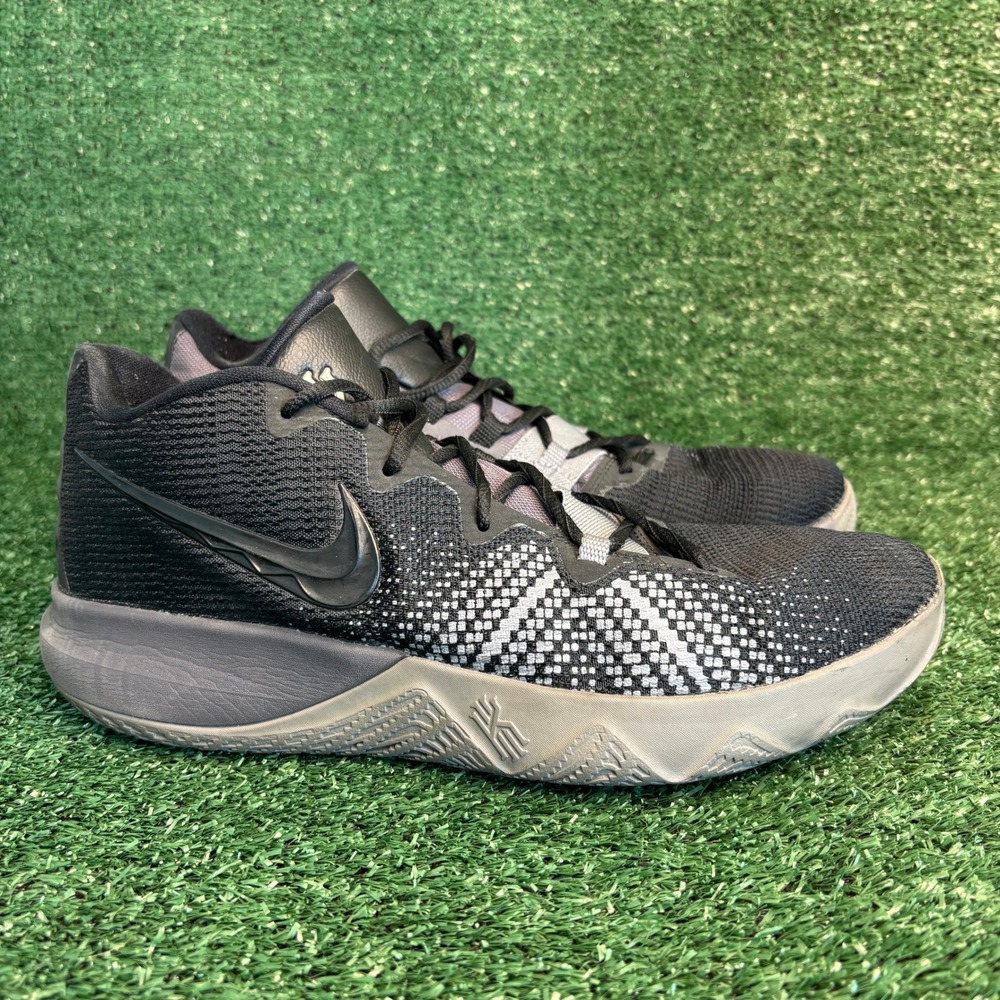 Nike Kyrie Flytrap 2 Basketball Athletic Training Sneaker Black Grey Mens Sz 11